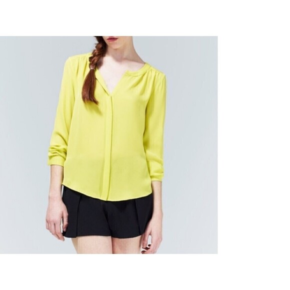 Aritzia T. Babaton Bergen Yellow Chartreuse Silk Blouse Small - Picture 1 of 4